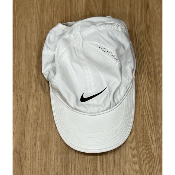 Nike Youth Kids White Hat with Black Swoosh - Picture 1 of 3